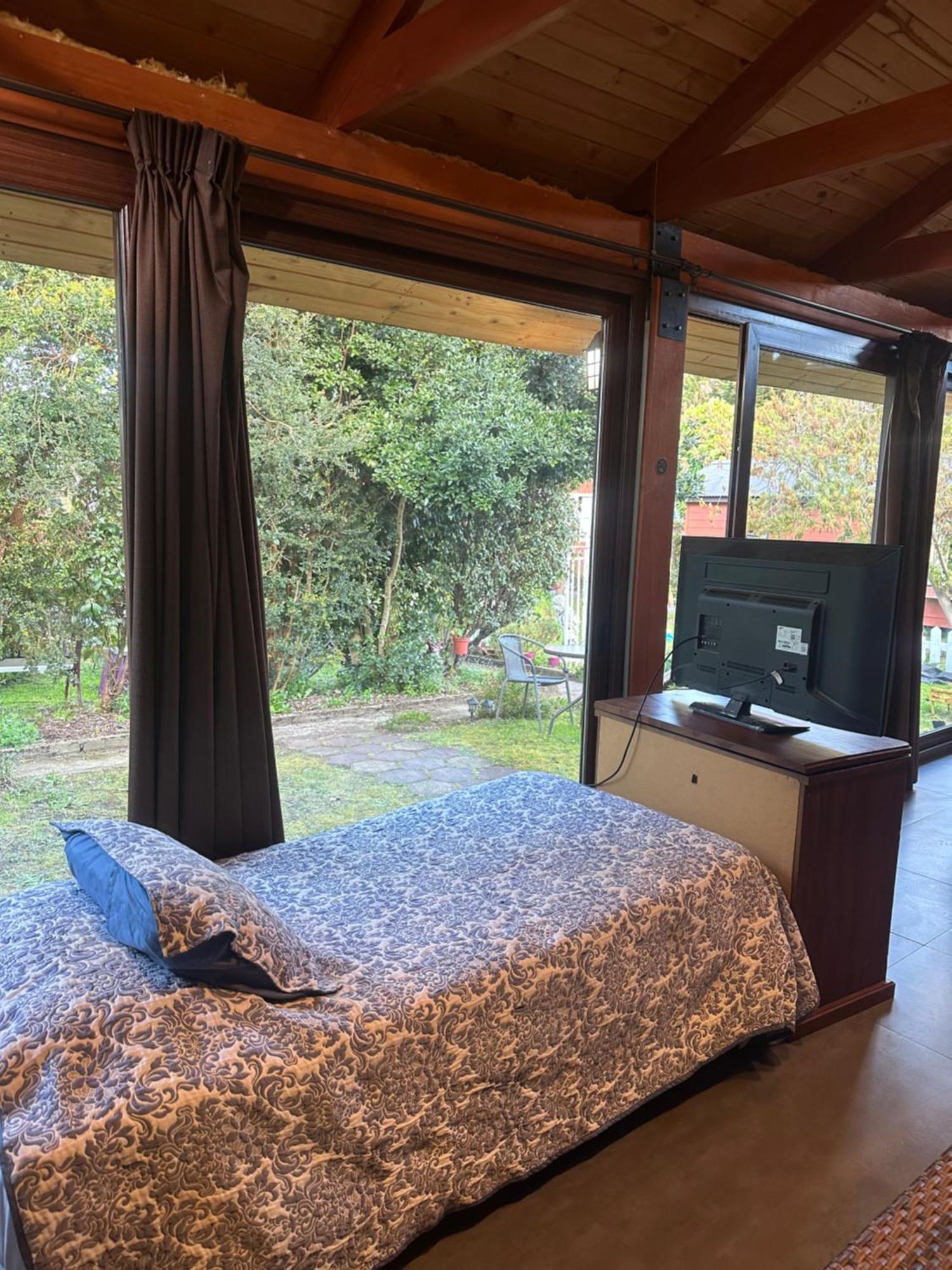 Hostal Y Cabanas Villa Germana Puerto Varas Exterior photo