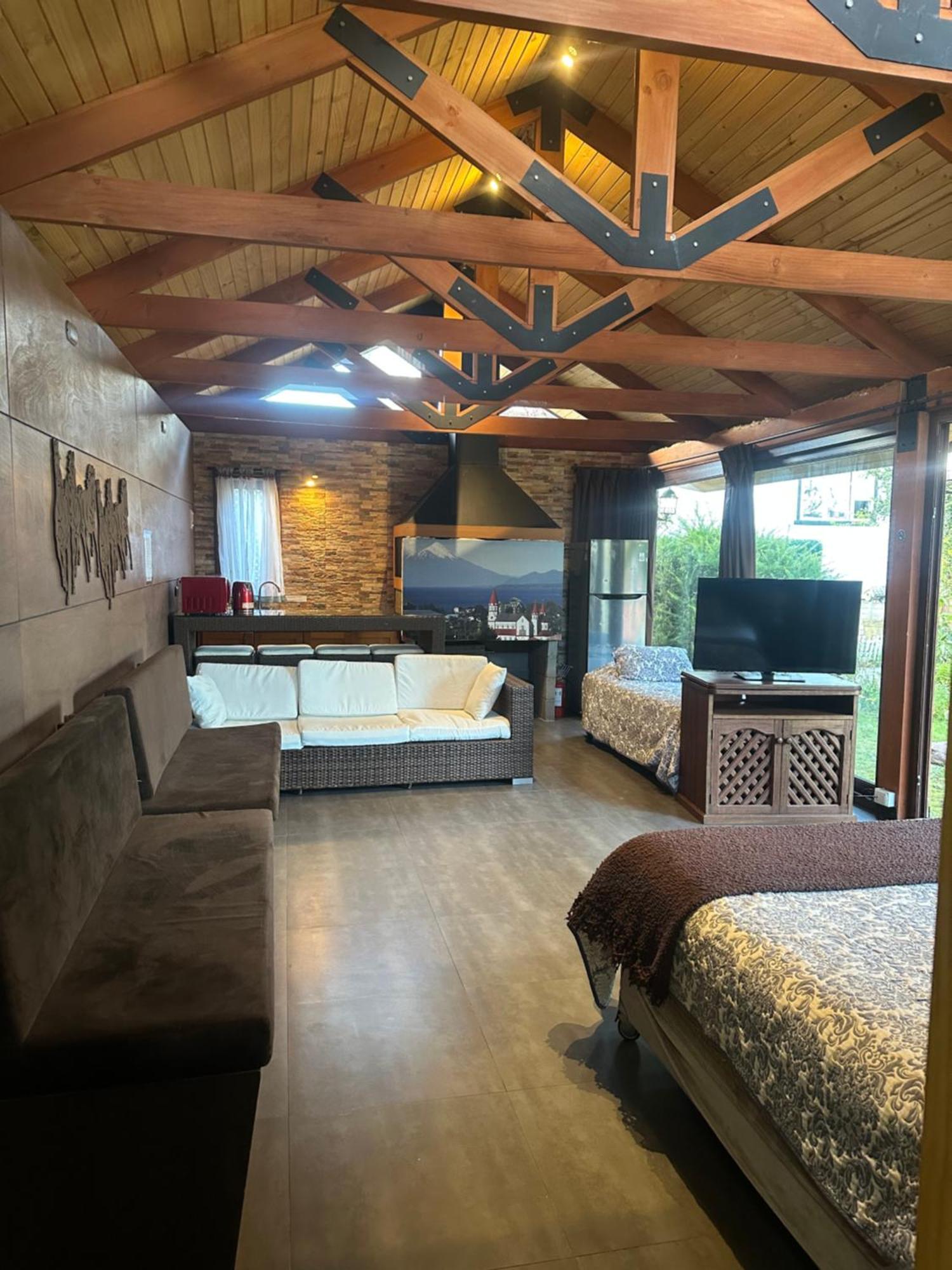 Hostal Y Cabanas Villa Germana Puerto Varas Exterior photo