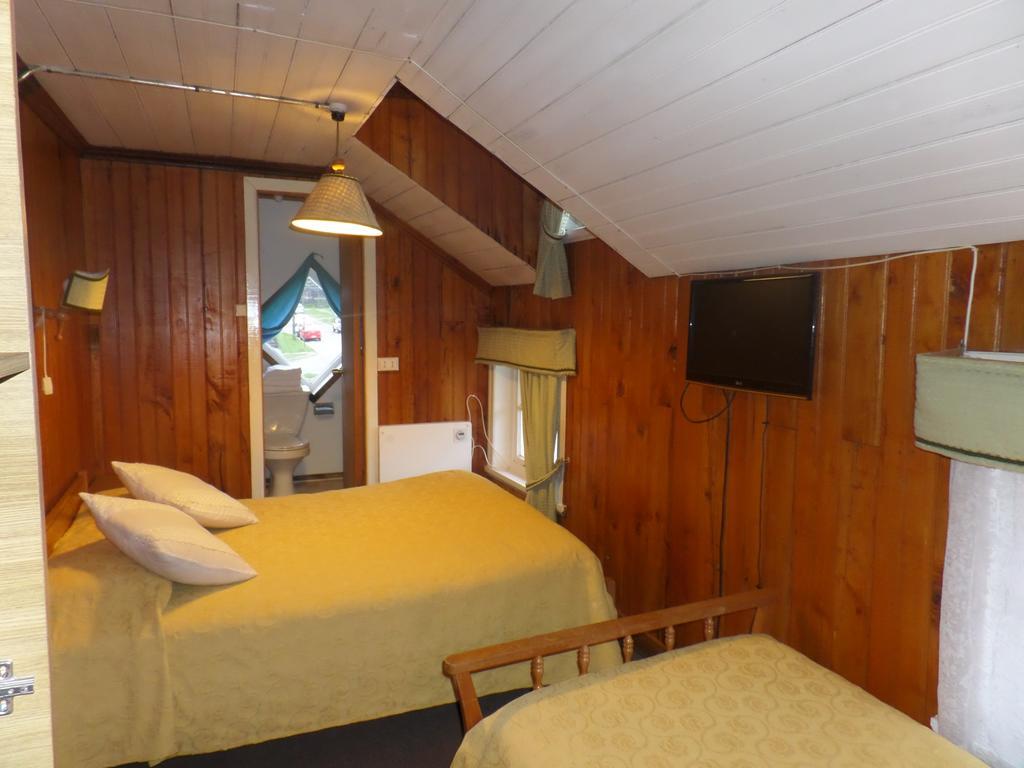 Hostal Y Cabanas Villa Germana Puerto Varas Room photo
