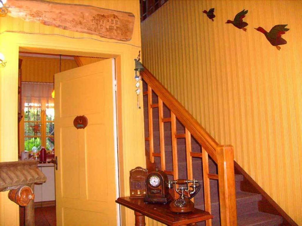 Hostal Y Cabanas Villa Germana Puerto Varas Exterior photo