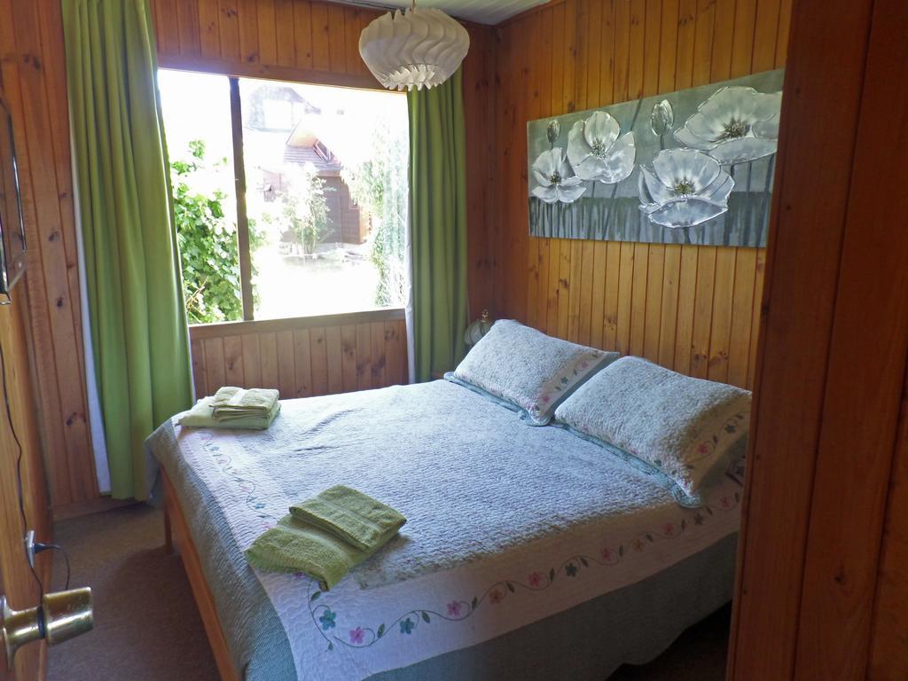 Hostal Y Cabanas Villa Germana Puerto Varas Exterior photo