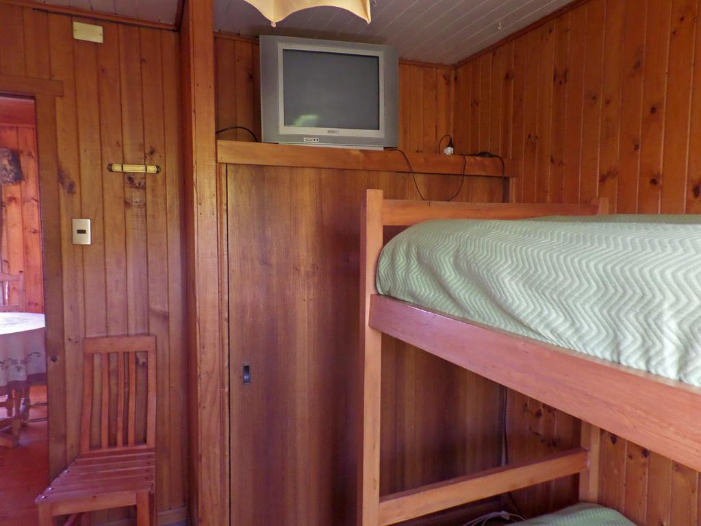 Hostal Y Cabanas Villa Germana Puerto Varas Exterior photo