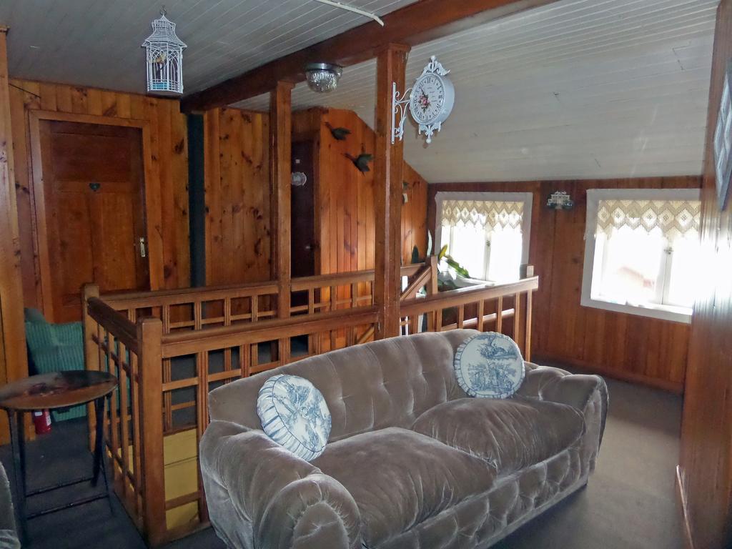 Hostal Y Cabanas Villa Germana Puerto Varas Exterior photo
