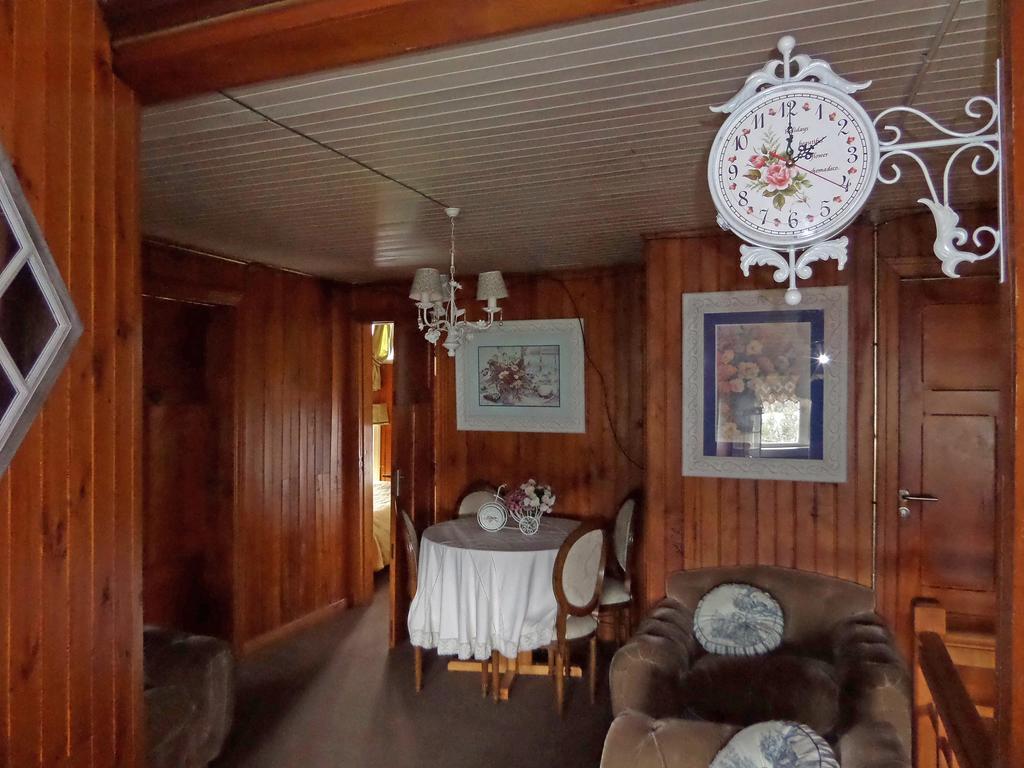 Hostal Y Cabanas Villa Germana Puerto Varas Exterior photo